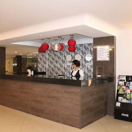 Hotel Dali Plaza Ejecutivo Гвадалахара Экстерьер фото