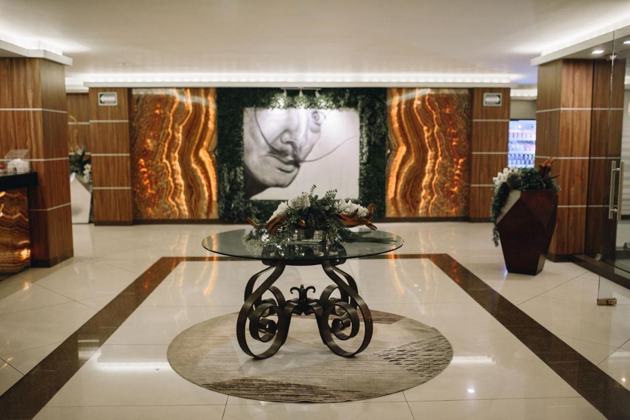 Hotel Dali Plaza Ejecutivo Гвадалахара Экстерьер фото