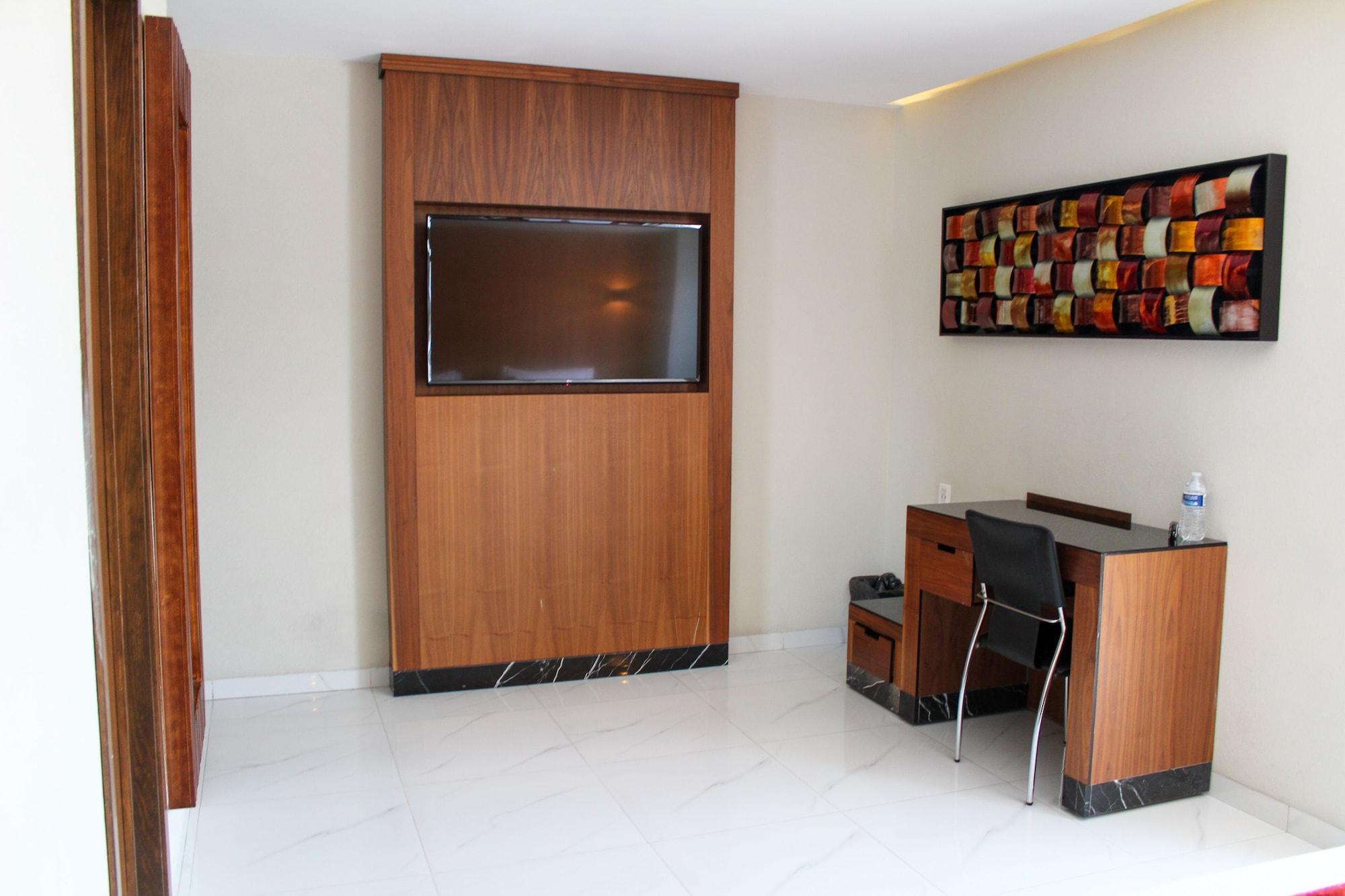 Hotel Dali Plaza Ejecutivo Гвадалахара Экстерьер фото