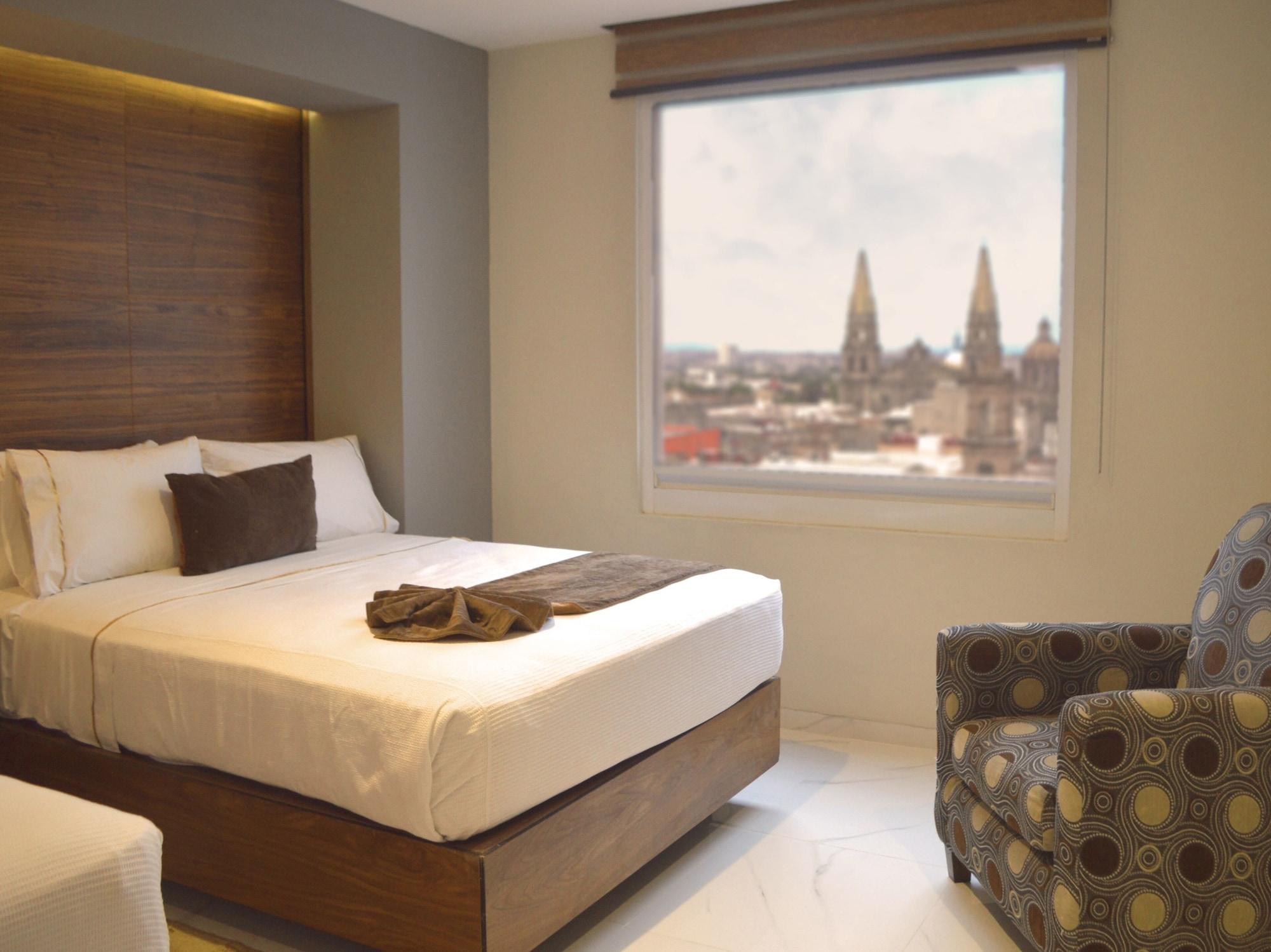 Hotel Dali Plaza Ejecutivo Гвадалахара Экстерьер фото